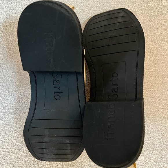 NWOT Franco Sarto Jellisa Patent Chelsea Boot in Beige - Picture 6 of 10